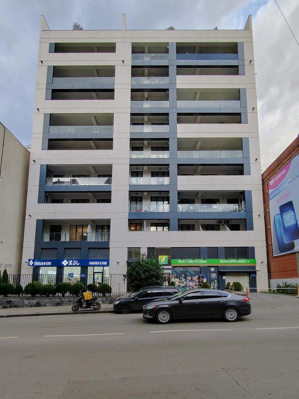 Round Garden Hotel Tbilisi Exterior photo